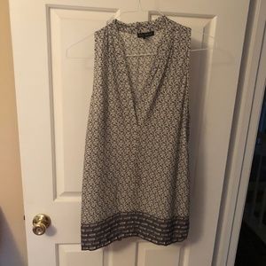 Sleeveless Black & White Floral Design Tank Size M